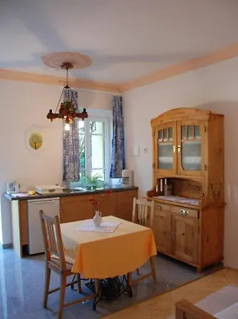 Kreuthhof Pansiyon *