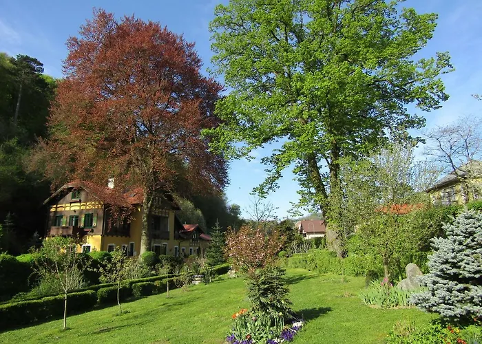 Kreuthhof Homestay *